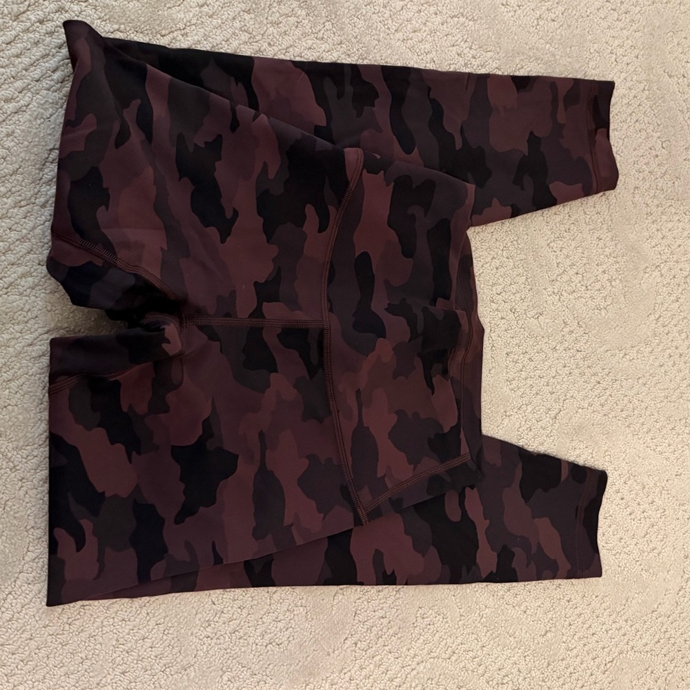 Lululemon Wunder Train High Rise Tight 25" Heritage 365
Camo Brown Earth Sz 4 - Picture 6 of 8